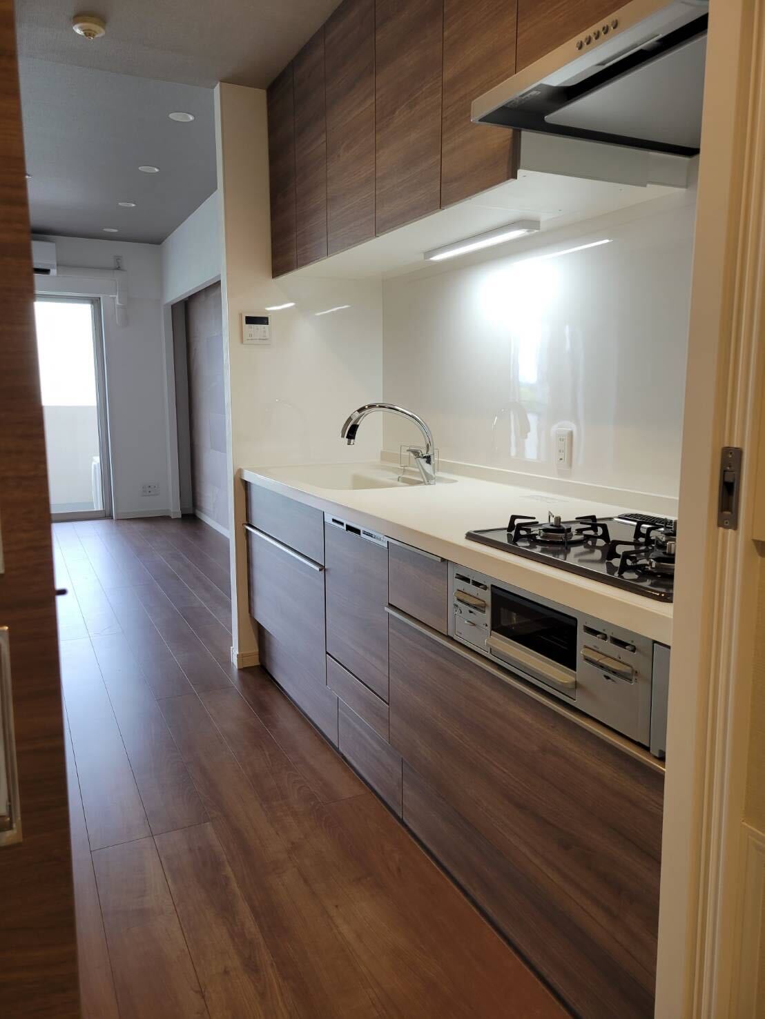 マンションキッチンリフォーム工事（システムキッチン交換）